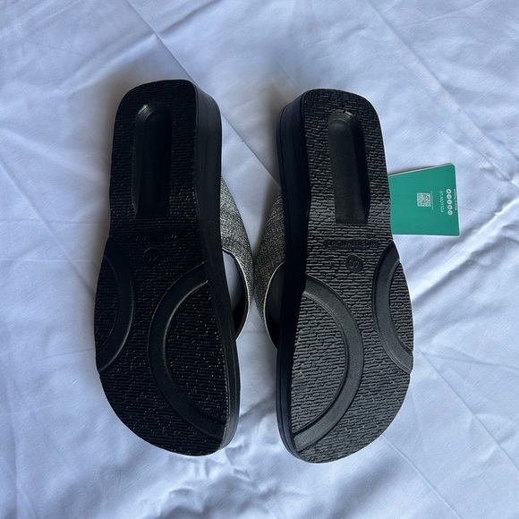 Elegant Black and Silver Women's Sandals - Picture 8 of 12